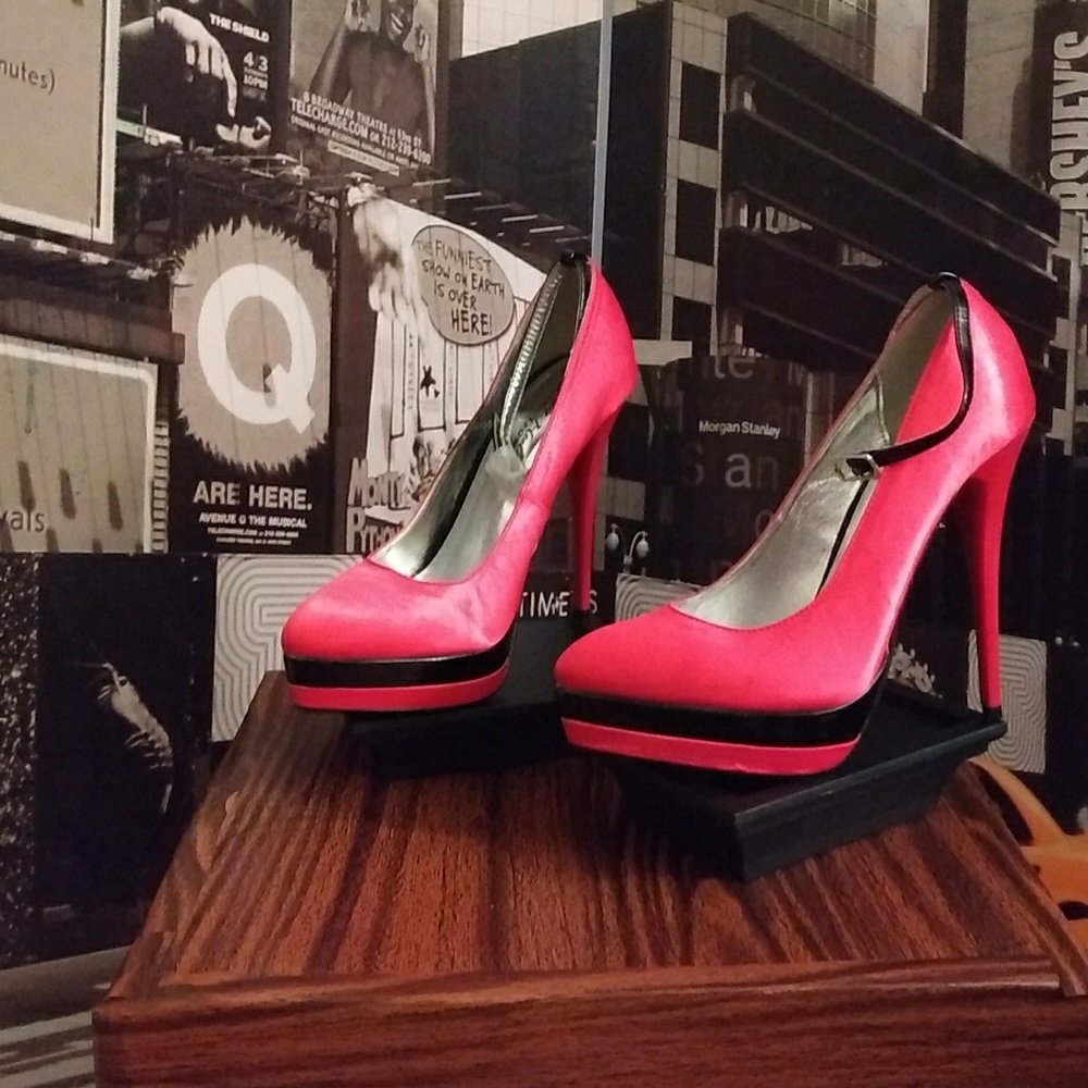 Red heels - Picture 6 of 7